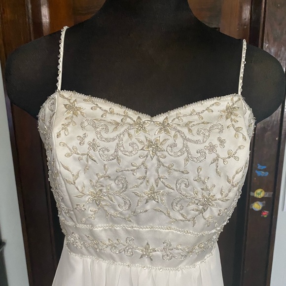 Symphony Bridal Gown Style 4306 Size 10 NWT - Picture 2 of 9
